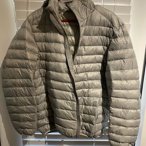 Men’s ultra light packable down jacket size XL NWT
